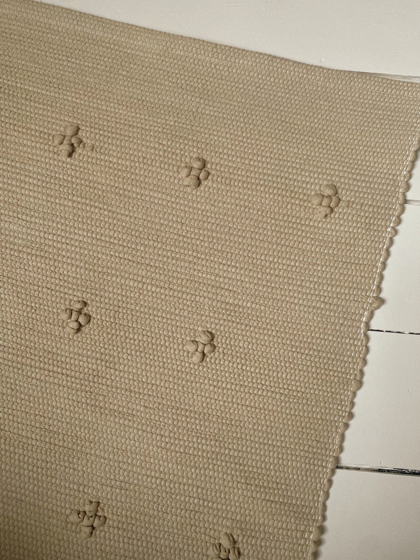 Moyen Tapis beige foncé , Fleurs 130*70