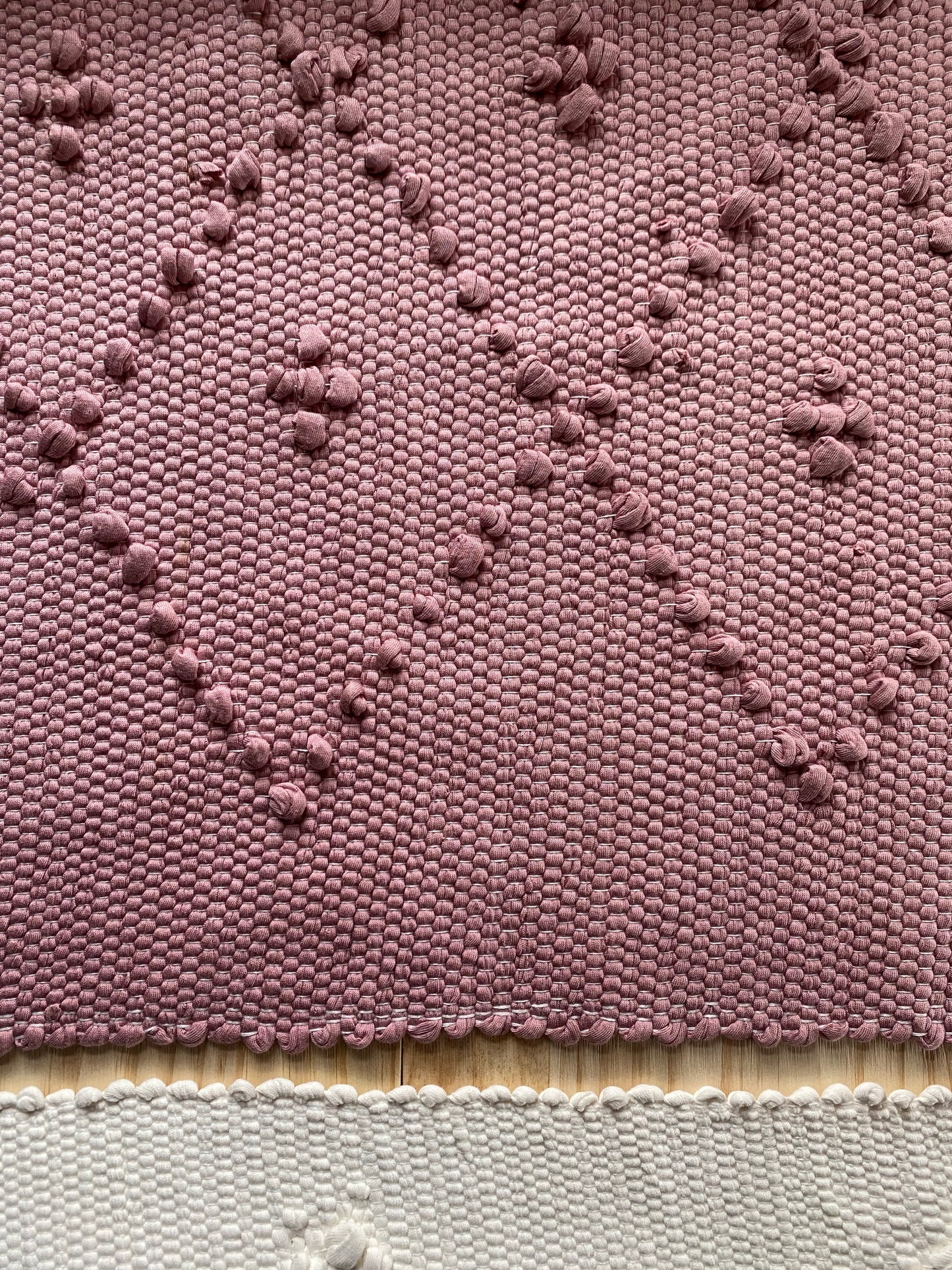 Grand Tapis framboise, Losange 200*150